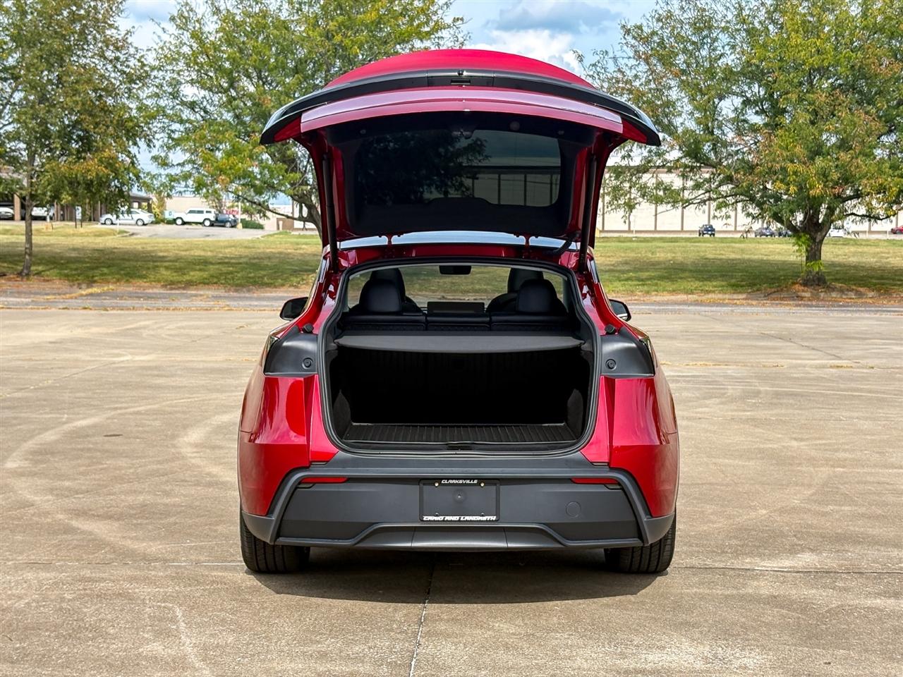 Tesla Model Y  2026