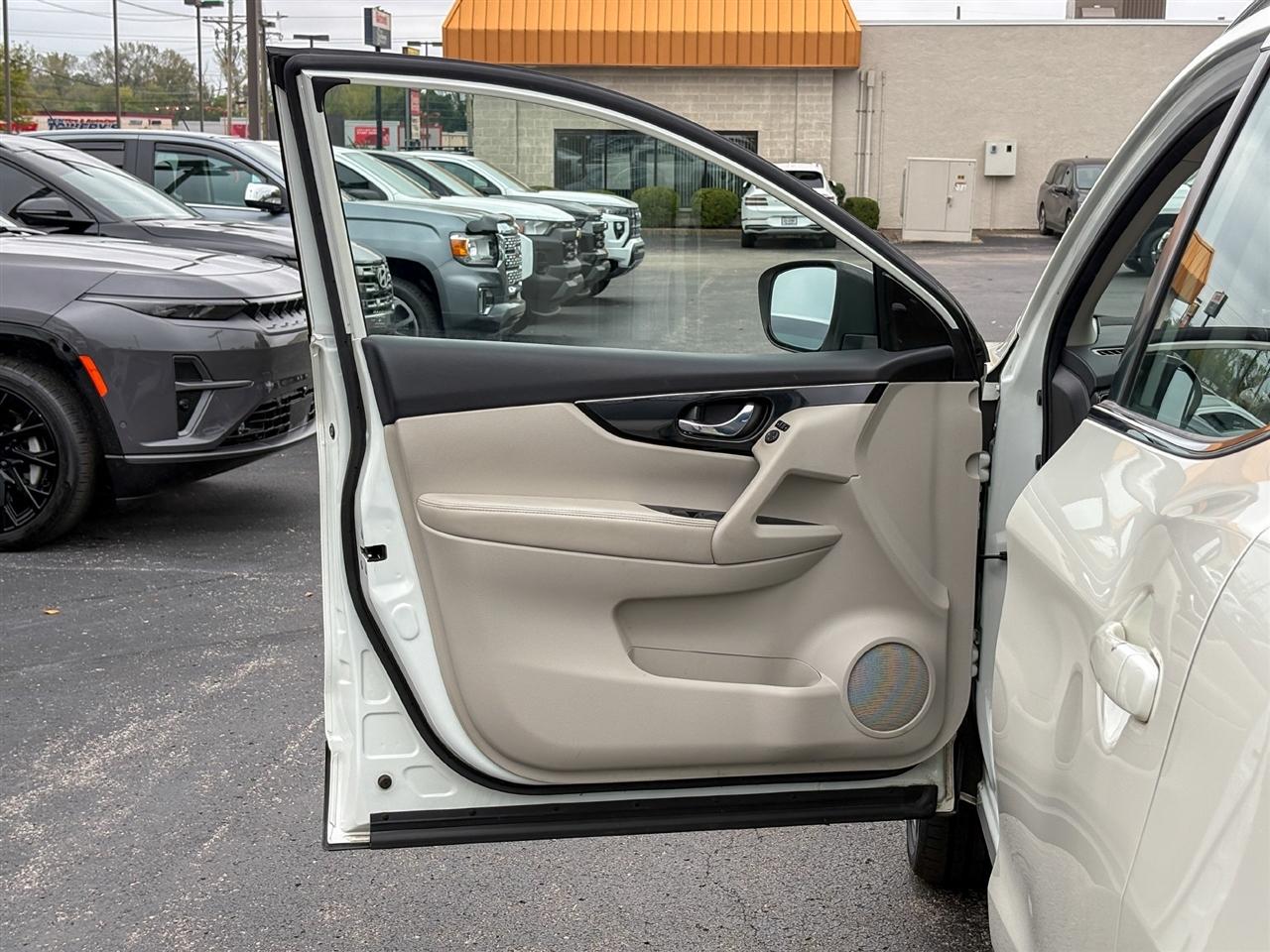 Nissan Rogue Sport  2019