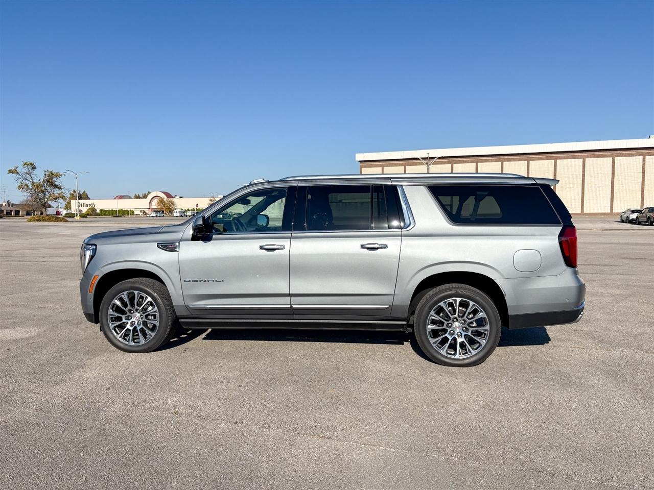 GMC Yukon XL Denali 4WD 2026