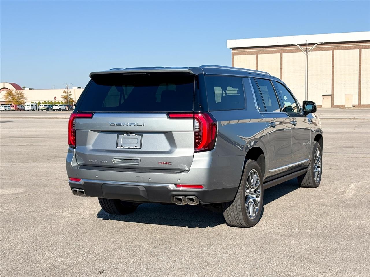 GMC Yukon XL Denali 4WD 2026