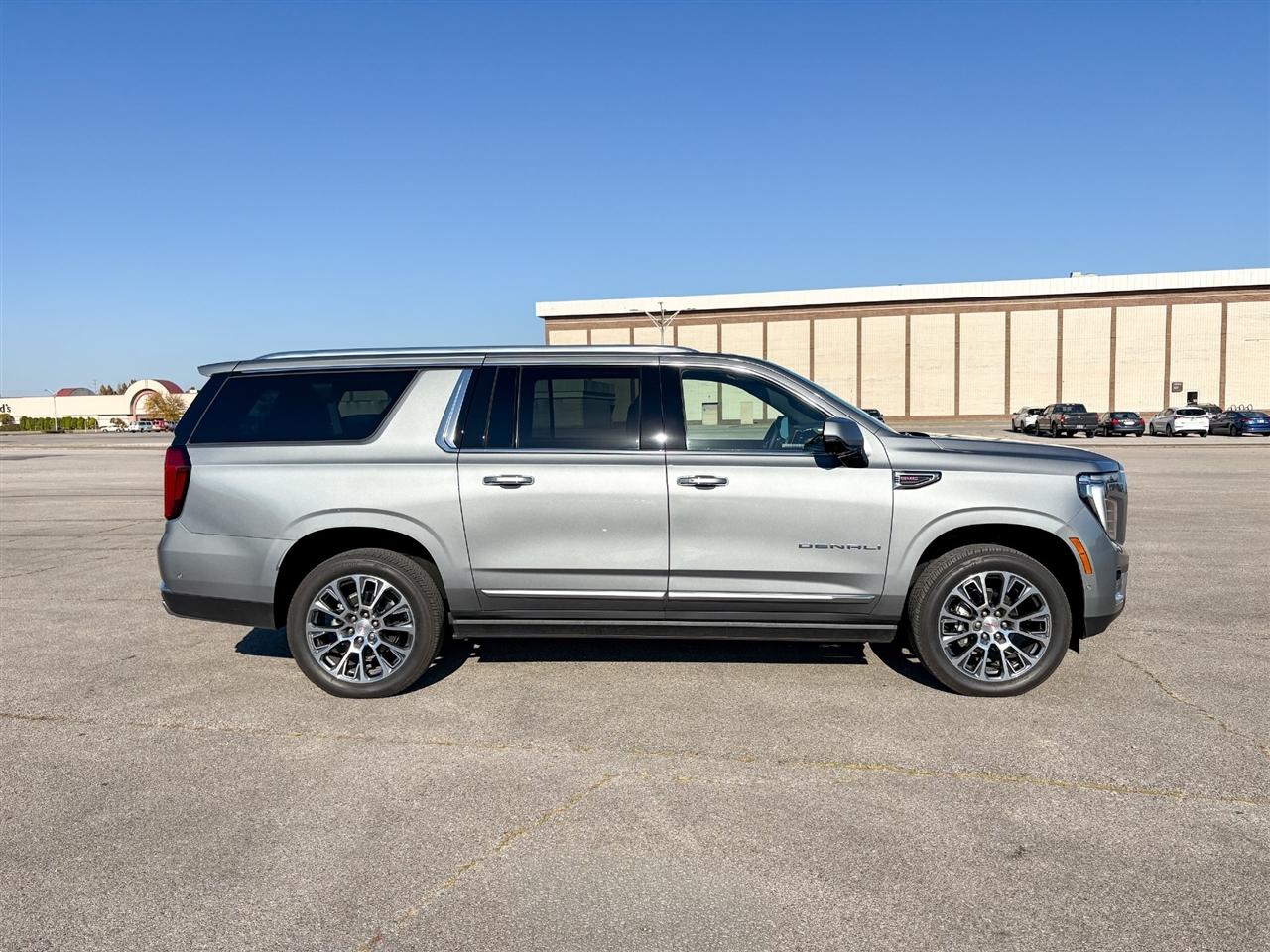 GMC Yukon XL Denali 4WD 2026