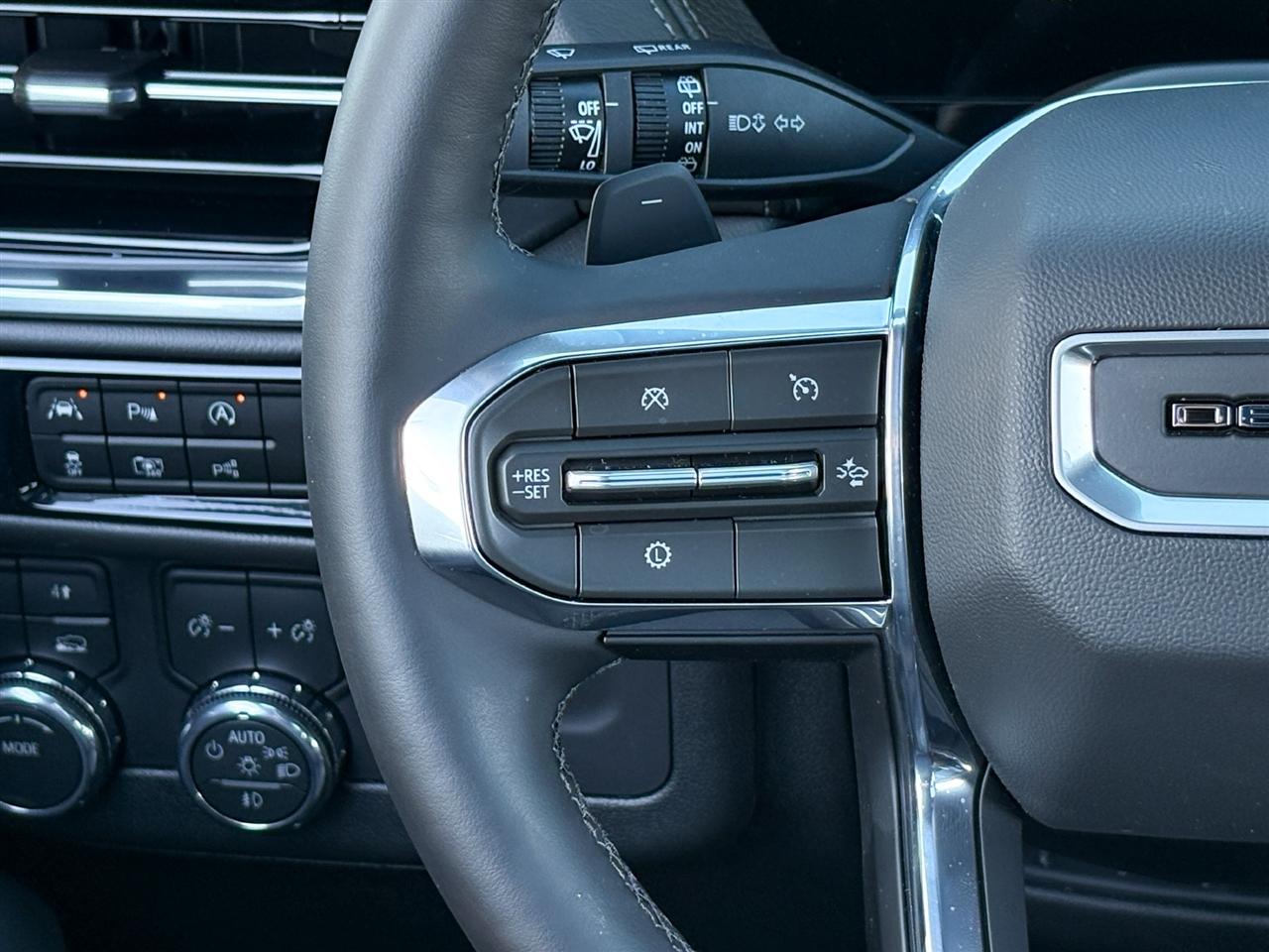GMC Yukon XL Denali 4WD 2026