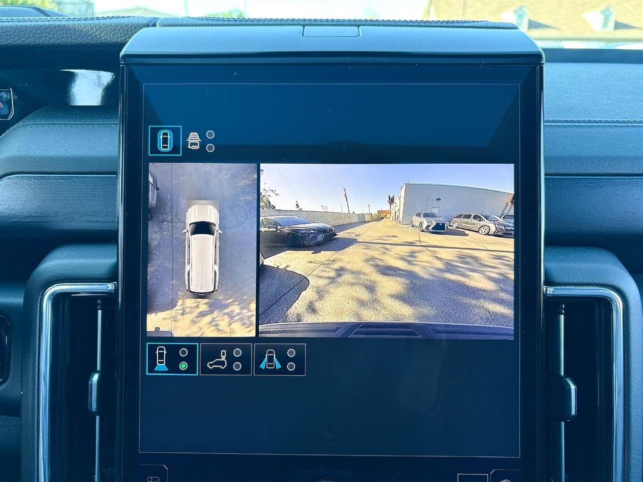 GMC Yukon XL Denali 4WD 2026