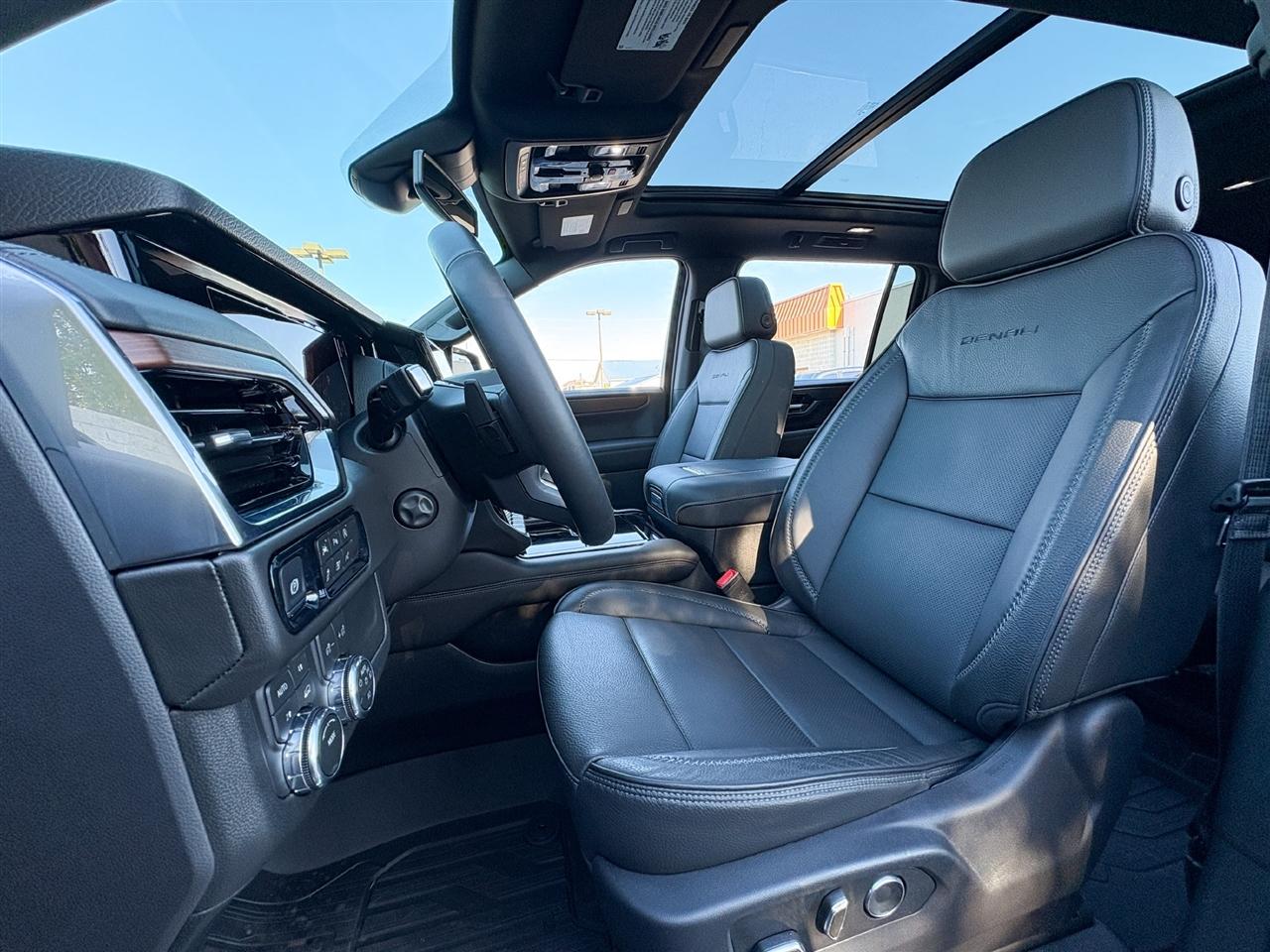 GMC Yukon XL Denali 4WD 2026