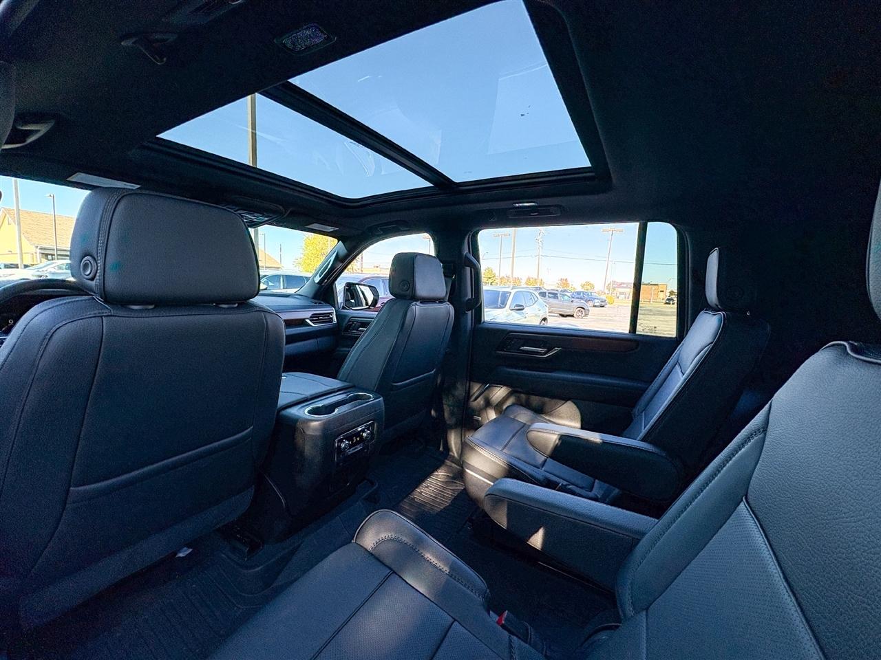 GMC Yukon XL Denali 4WD 2026