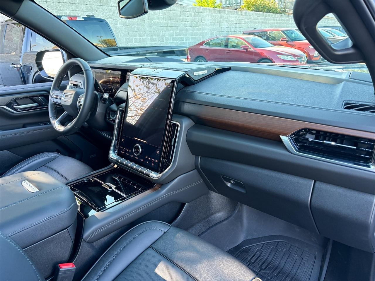 GMC Yukon XL Denali 4WD 2026