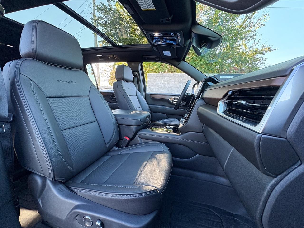 GMC Yukon XL Denali 4WD 2026