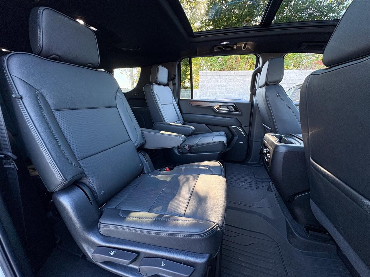 GMC Yukon XL Denali 4WD 2026