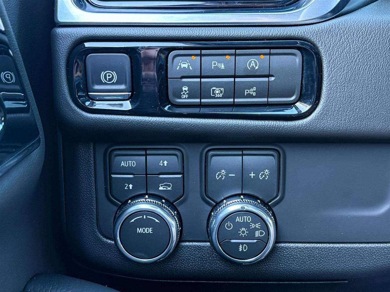 GMC Yukon XL Denali 4WD 2026