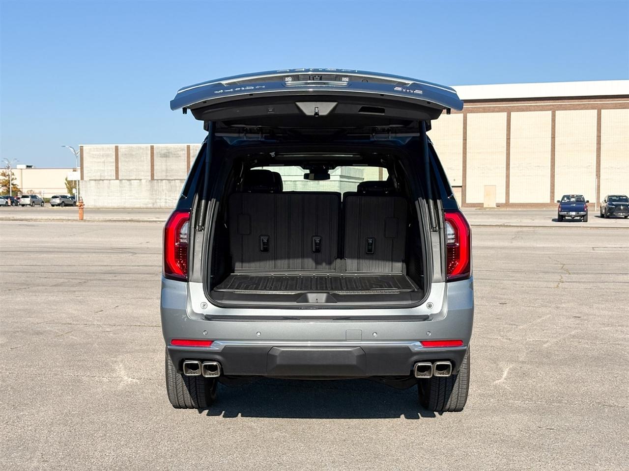 GMC Yukon XL Denali 4WD 2026