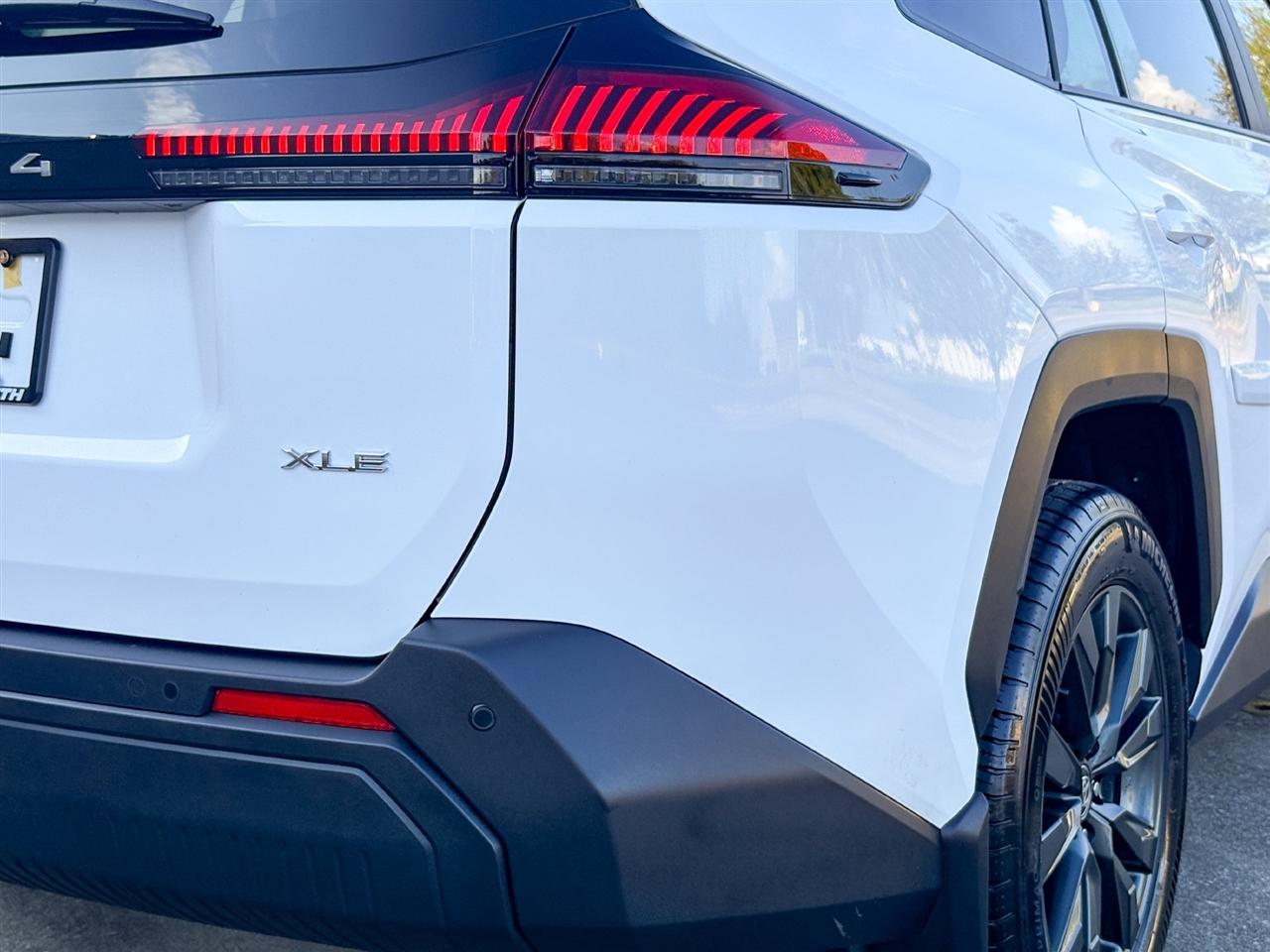 Toyota RAV4 XLE Premium AWD 2026