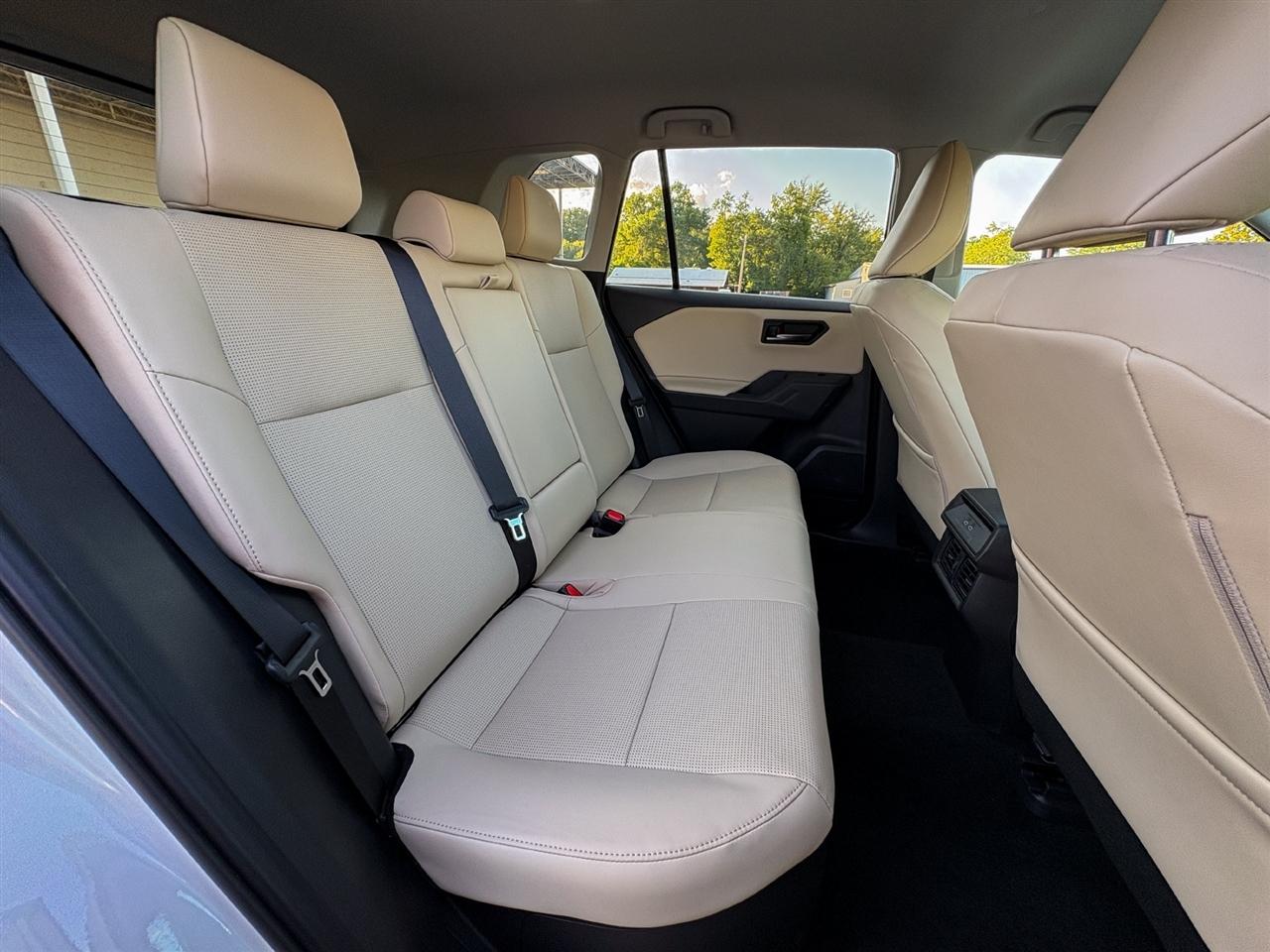 Toyota RAV4 XLE Premium AWD 2026