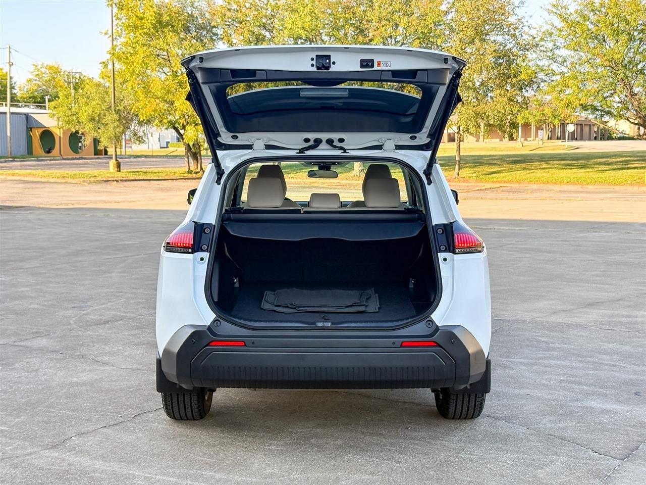 Toyota RAV4 XLE Premium AWD 2026