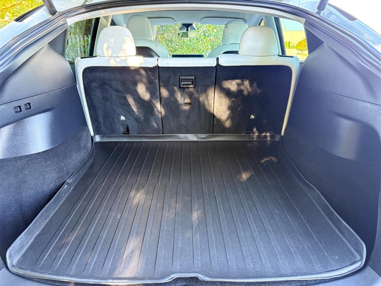 Tesla Model Y  2022