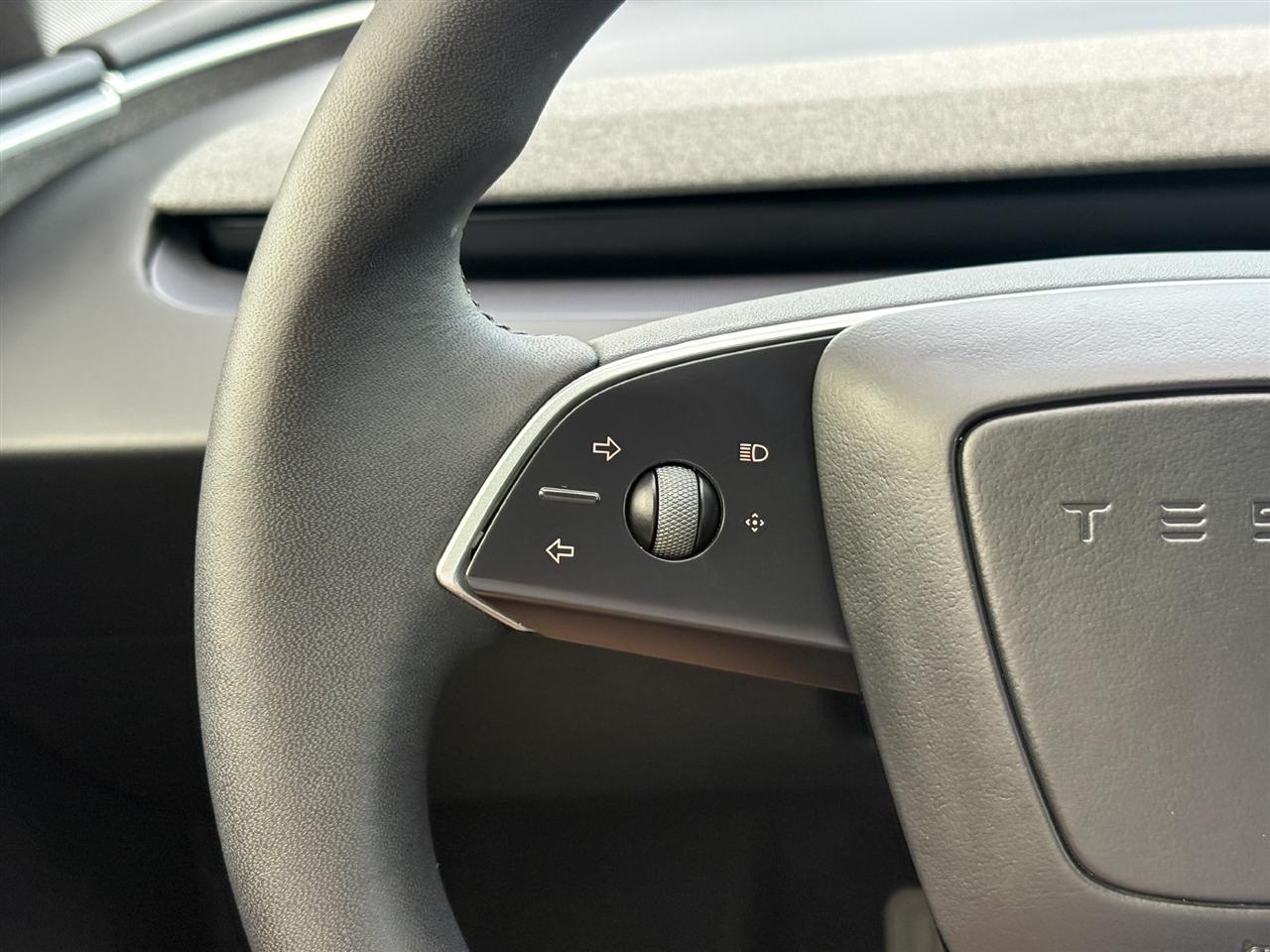 Tesla Model 3  2025