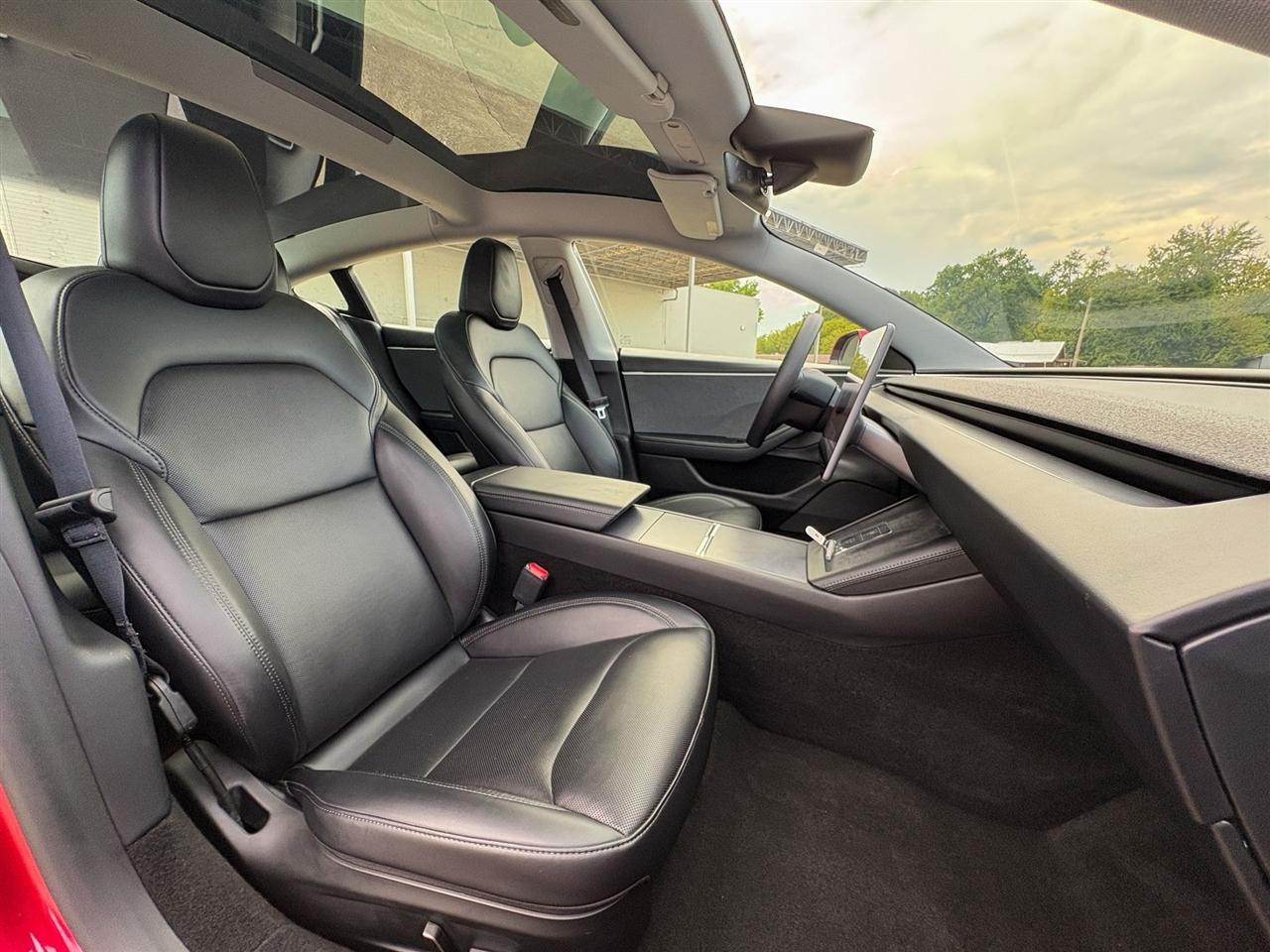 Tesla Model 3  2025