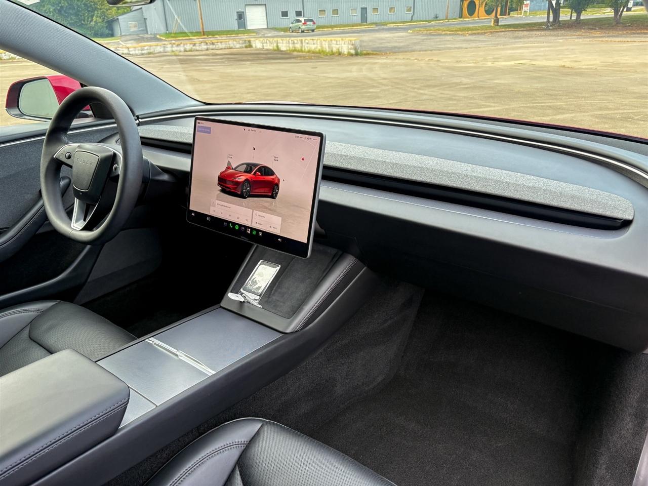 Tesla Model 3  2025
