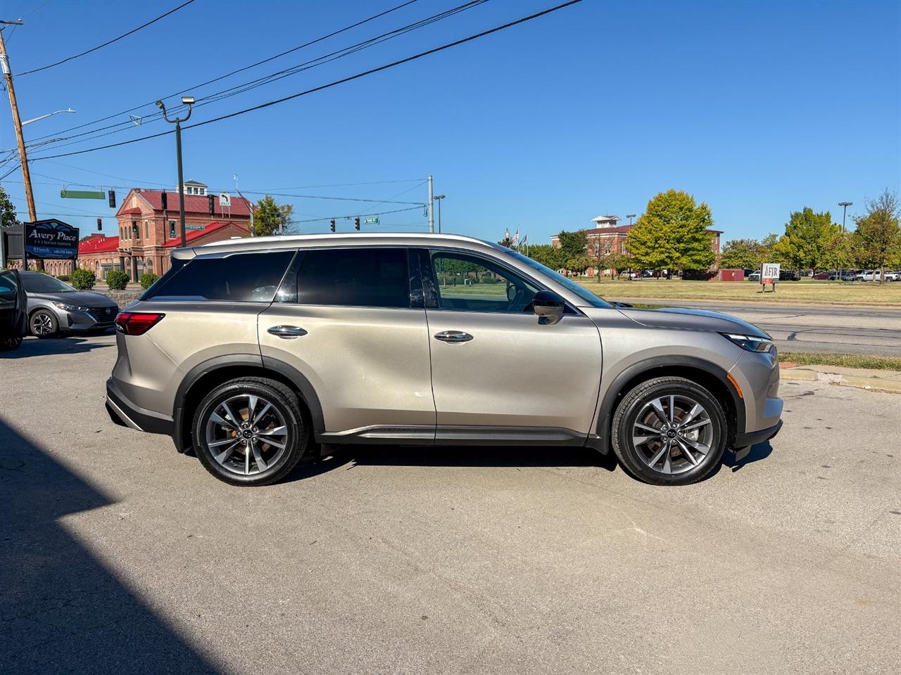 Infiniti QX60  2023