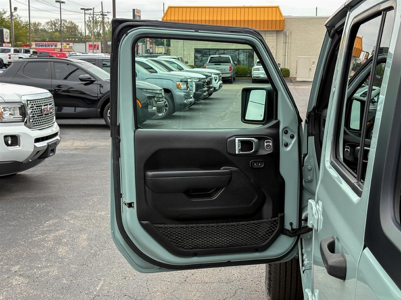 Jeep Wrangler  2024