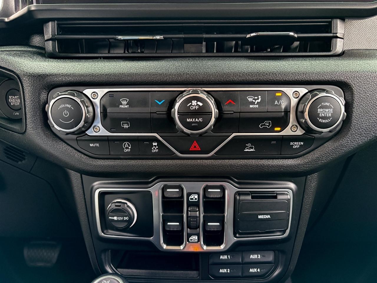 Jeep Wrangler  2024
