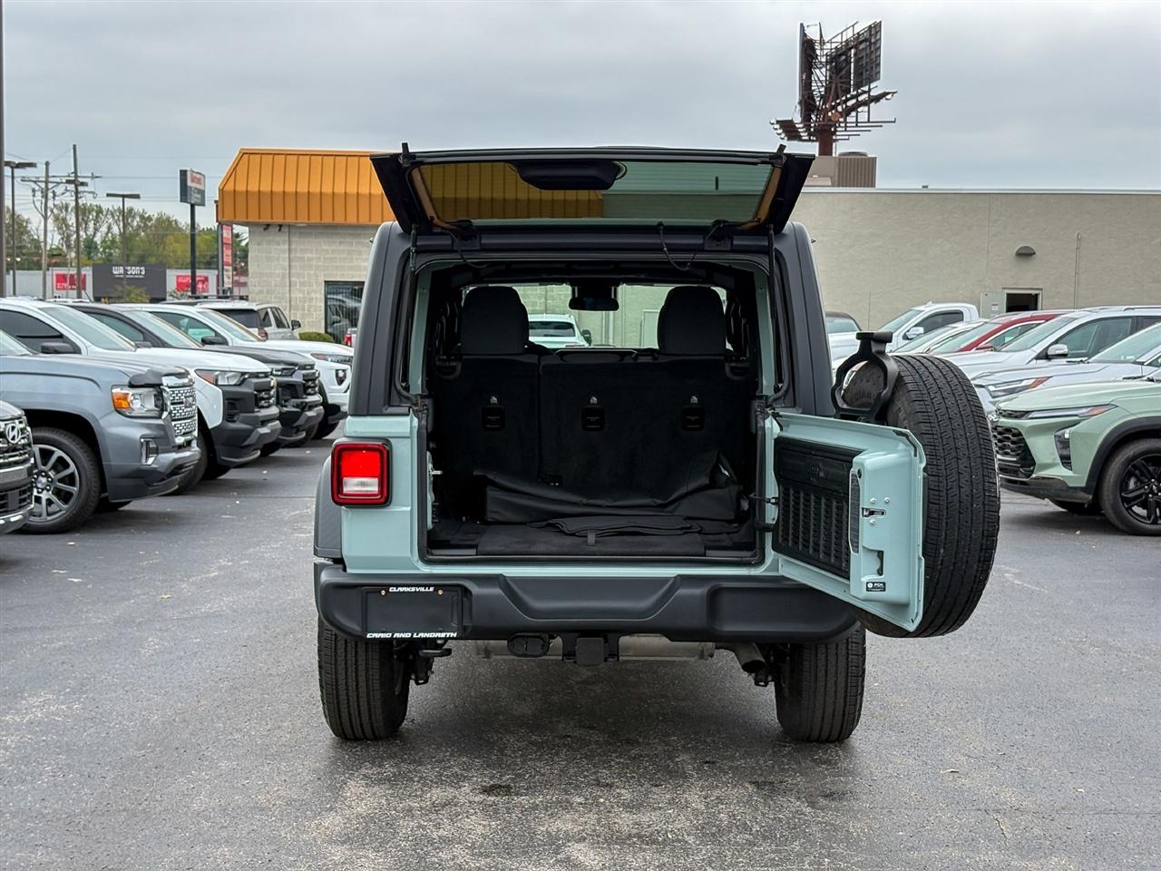 Jeep Wrangler  2024