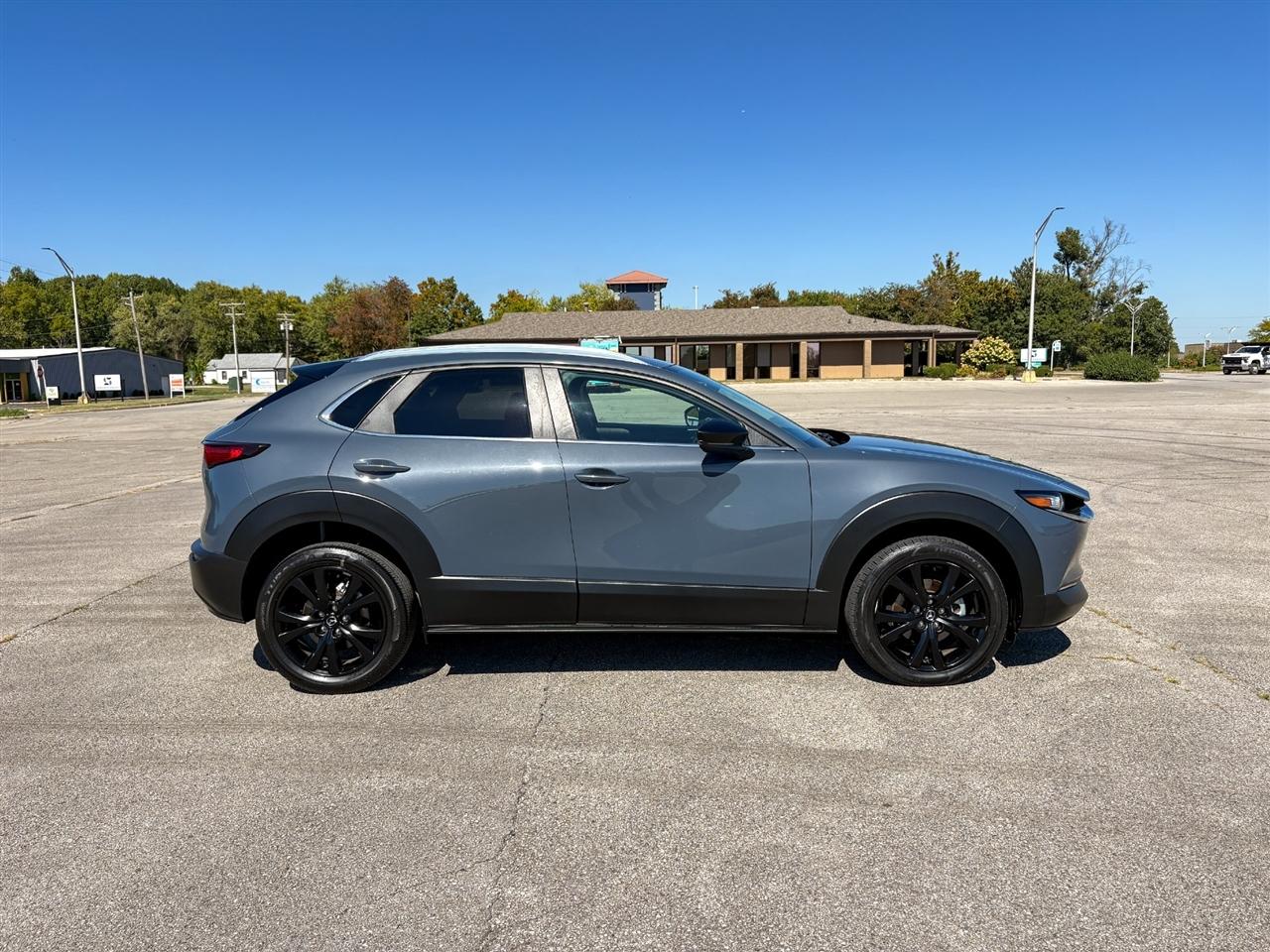 Mazda CX-30  2025