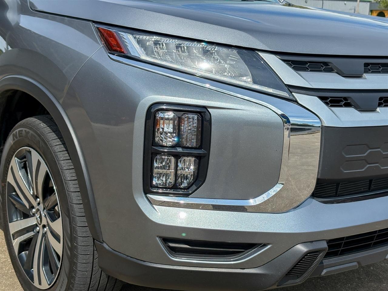 Mitsubishi Outlander Sport  2025