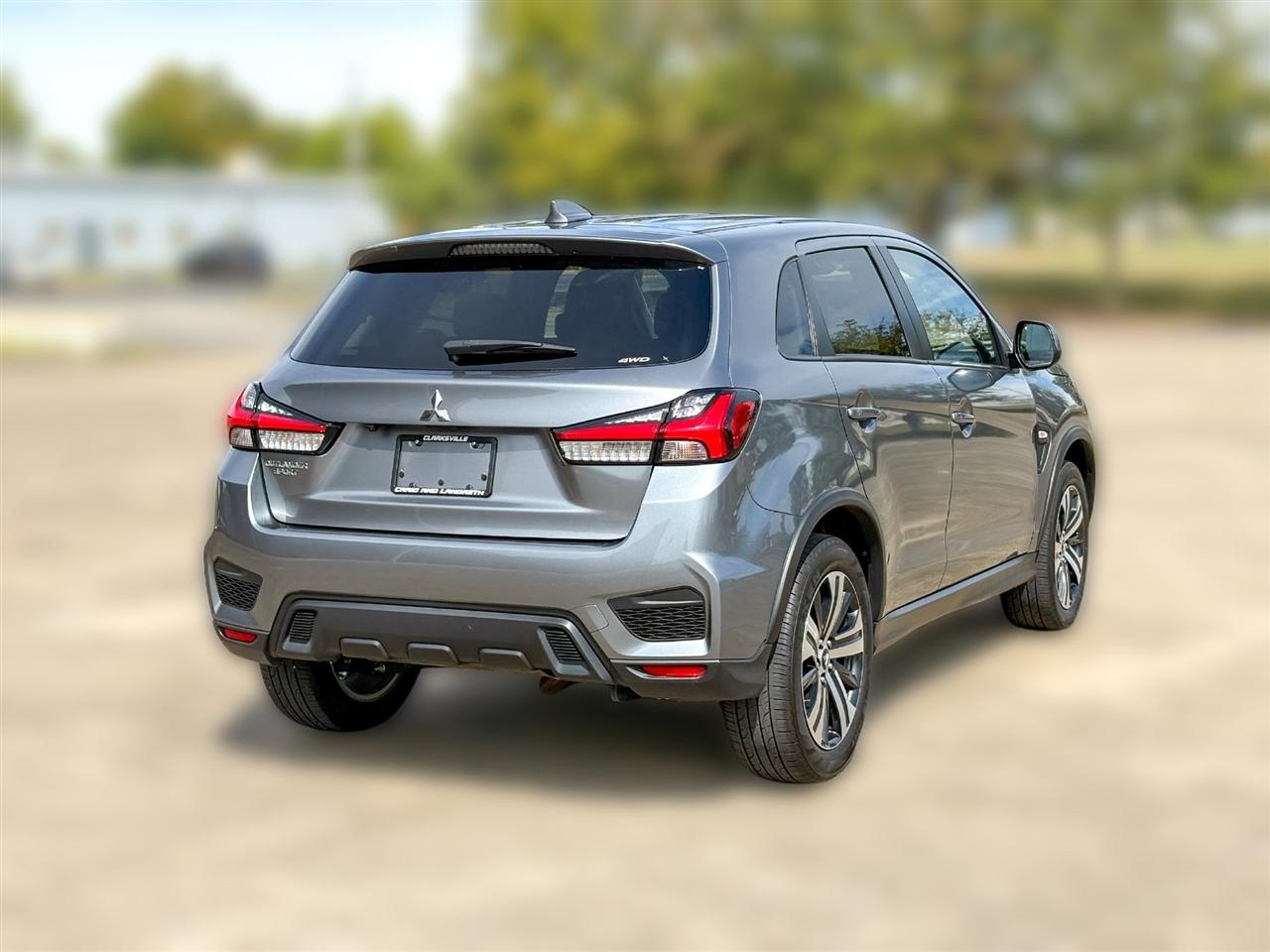 Mitsubishi Outlander Sport  2025