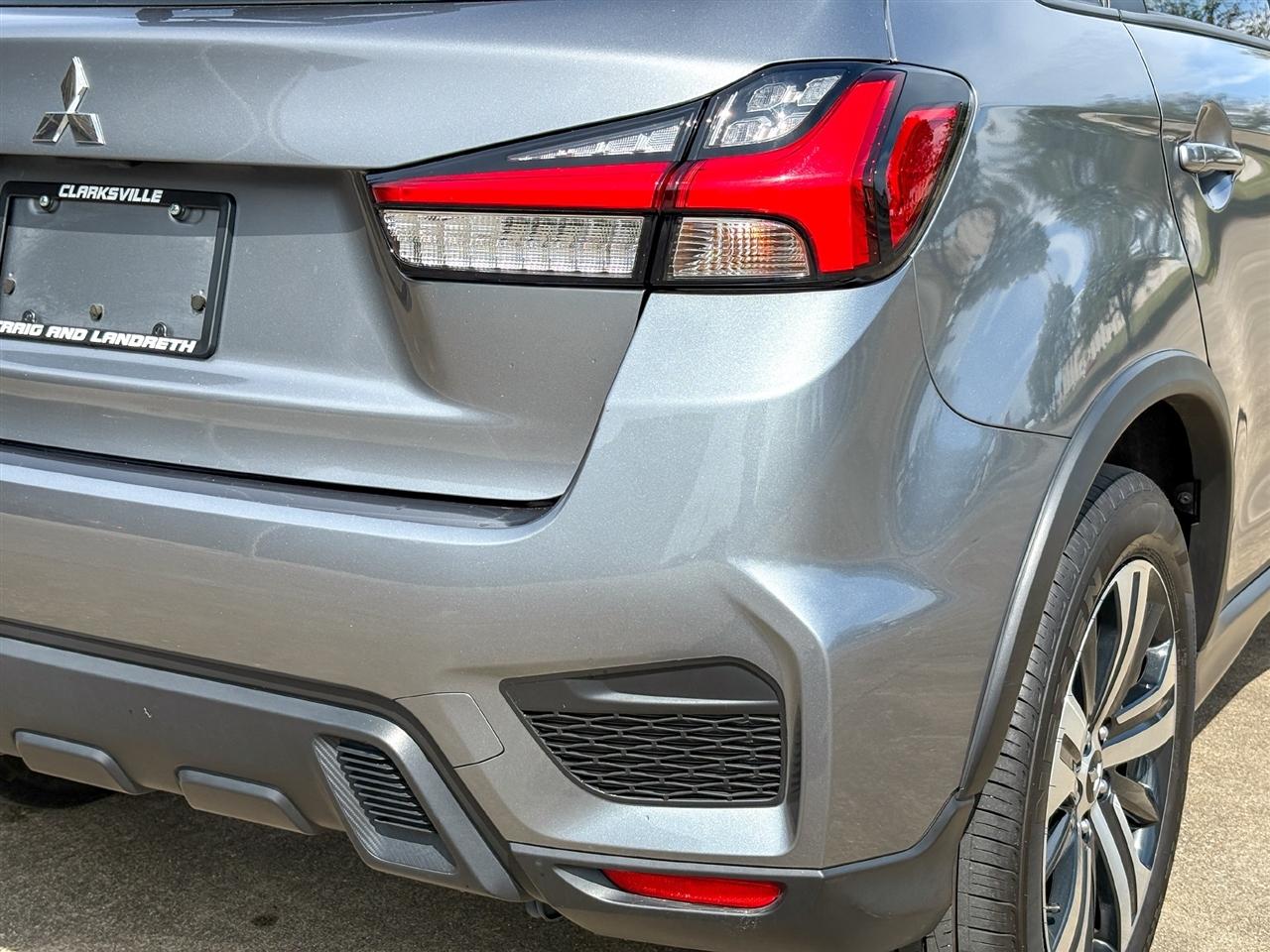 Mitsubishi Outlander Sport  2025