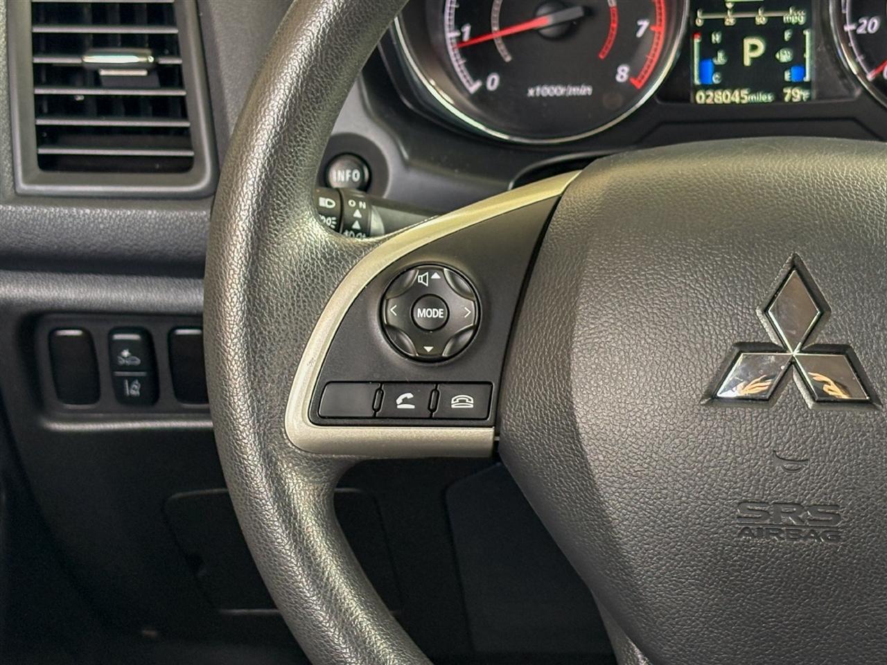 Mitsubishi Outlander Sport  2025