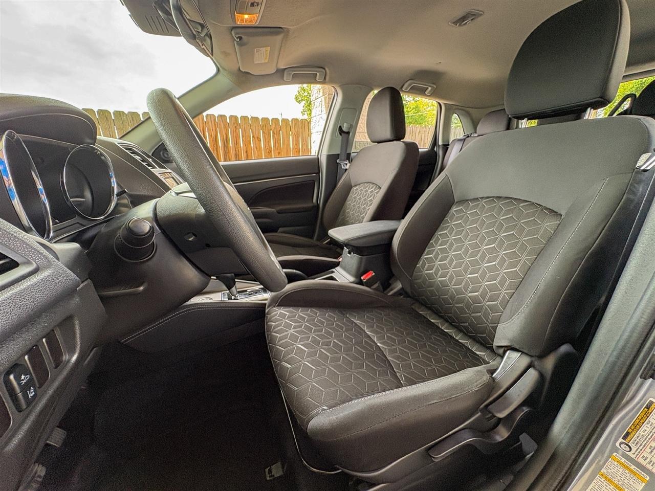 Mitsubishi Outlander Sport  2025