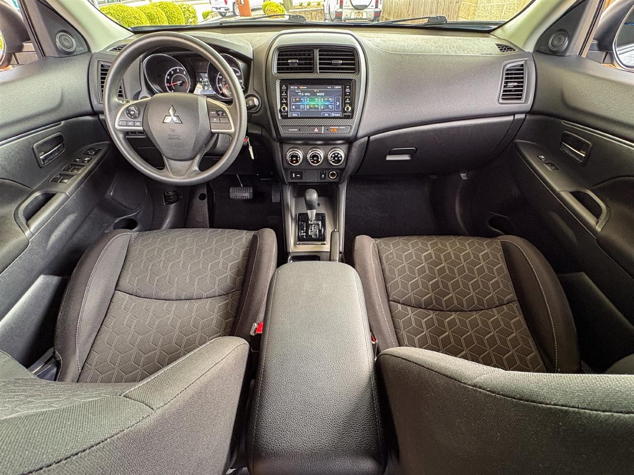 Mitsubishi Outlander Sport  2025