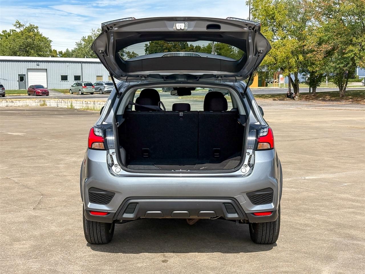 Mitsubishi Outlander Sport  2025
