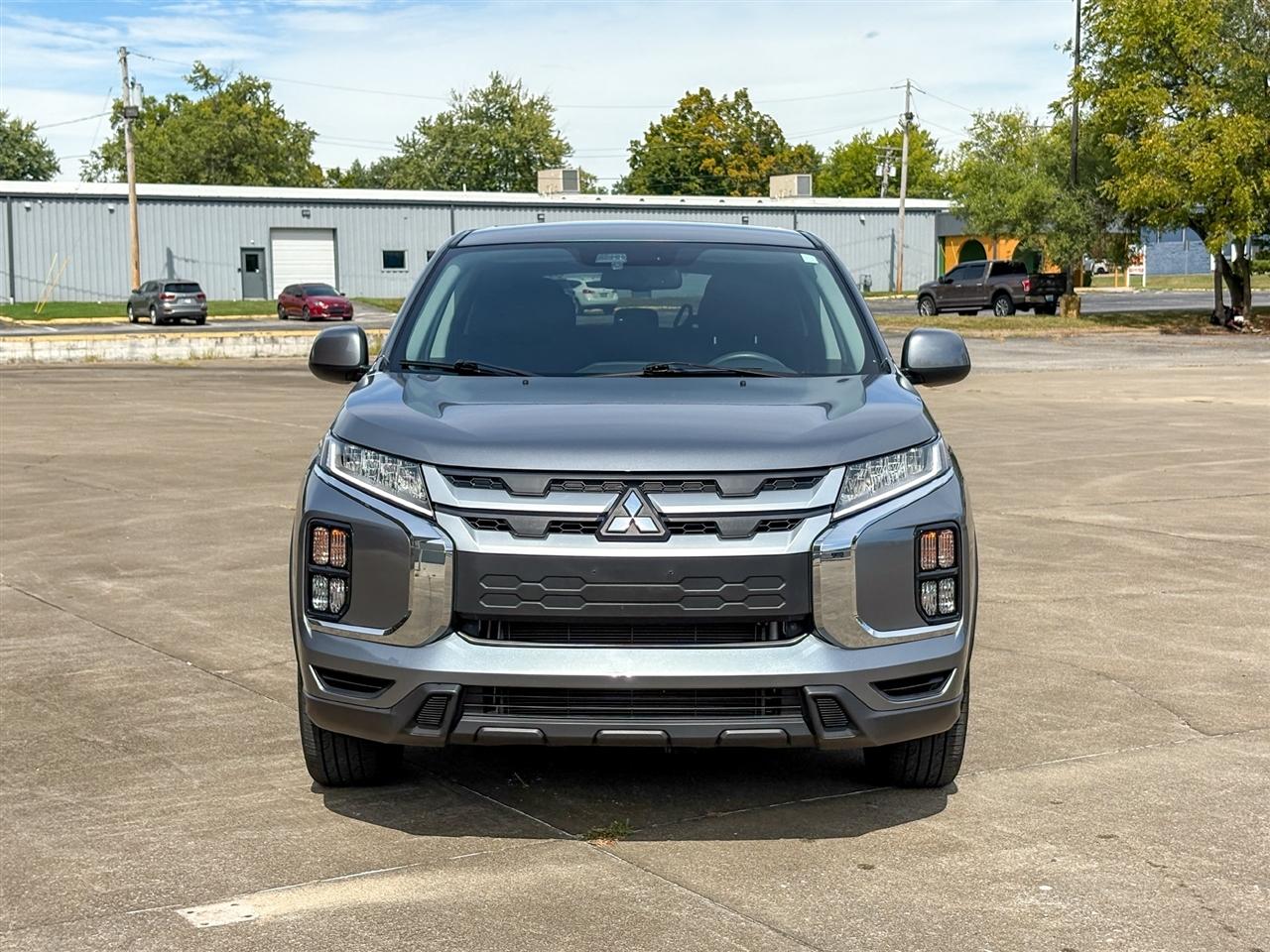 Mitsubishi Outlander Sport  2025