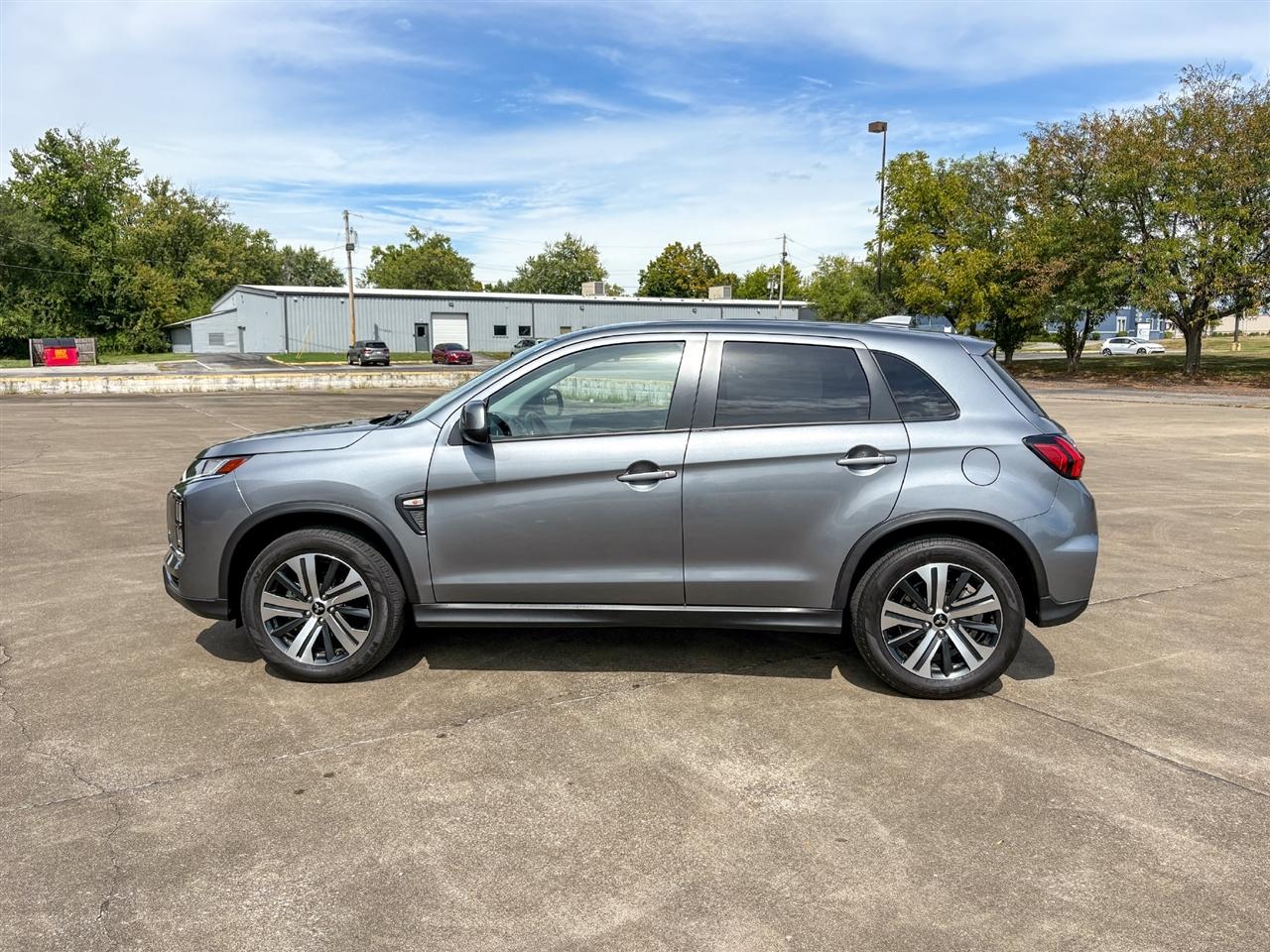Mitsubishi Outlander Sport  2025