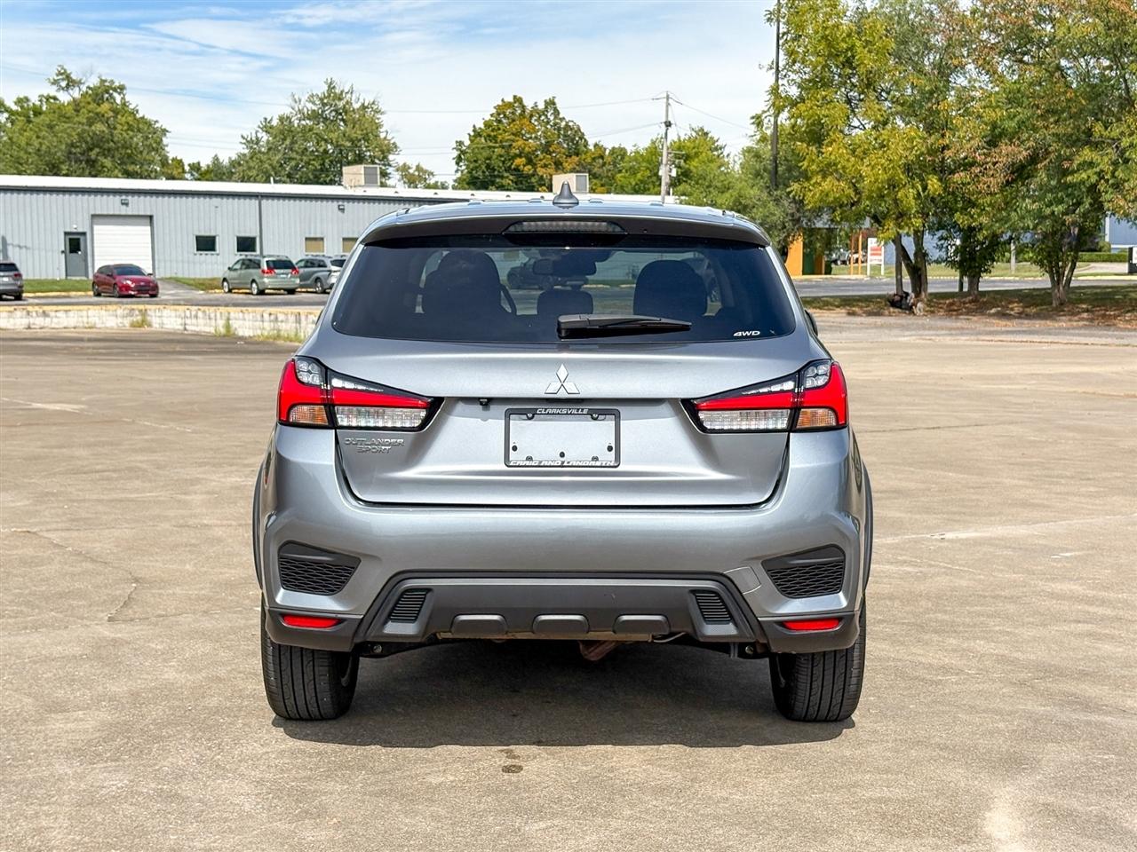 Mitsubishi Outlander Sport  2025