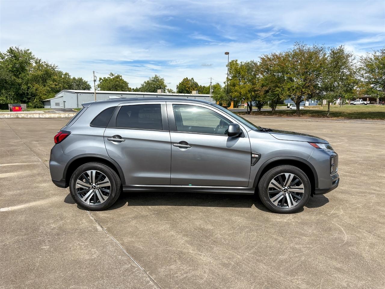 Mitsubishi Outlander Sport  2025