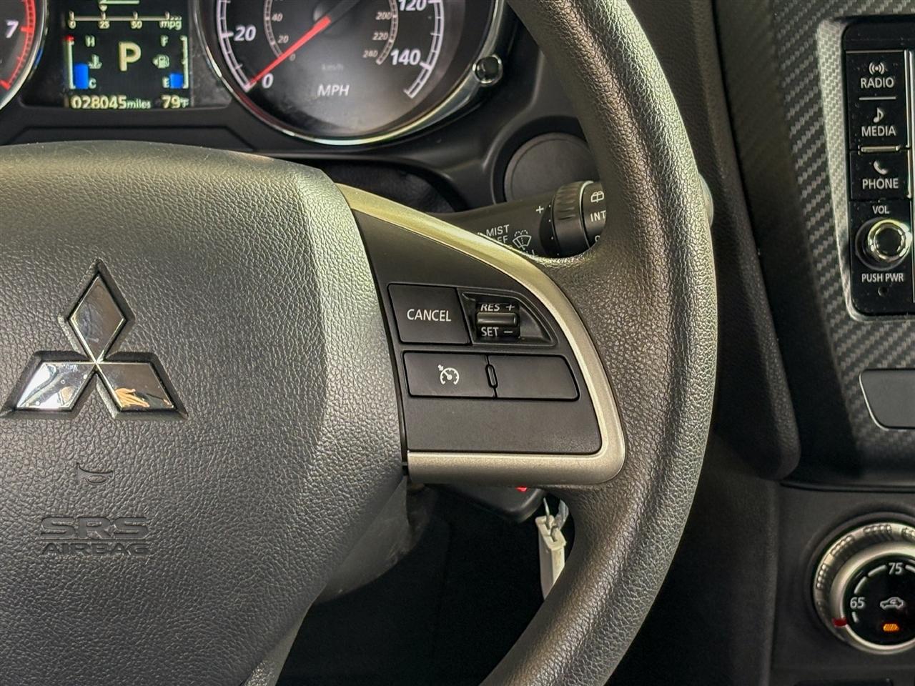 Mitsubishi Outlander Sport  2025