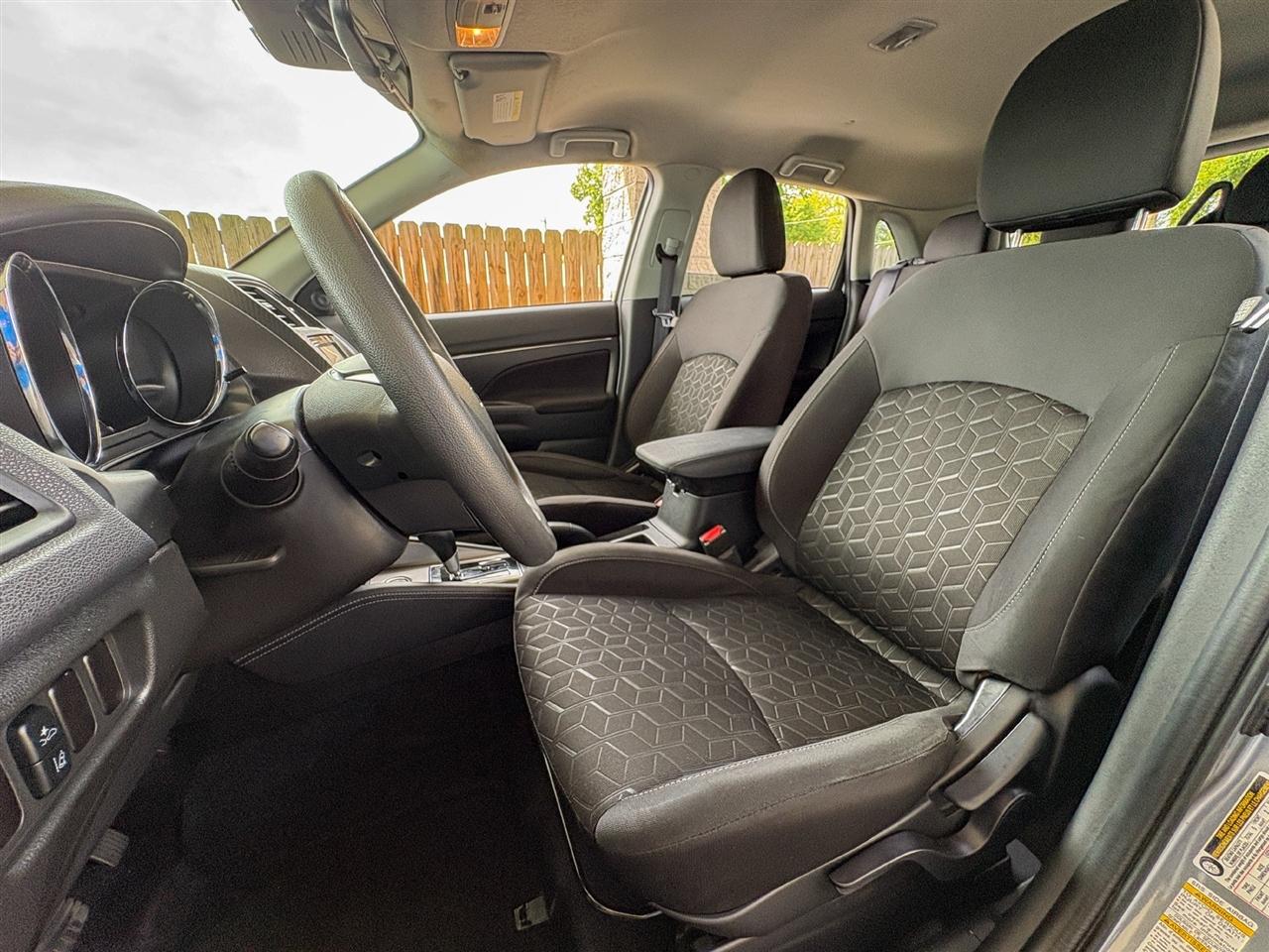 Mitsubishi Outlander Sport  2025