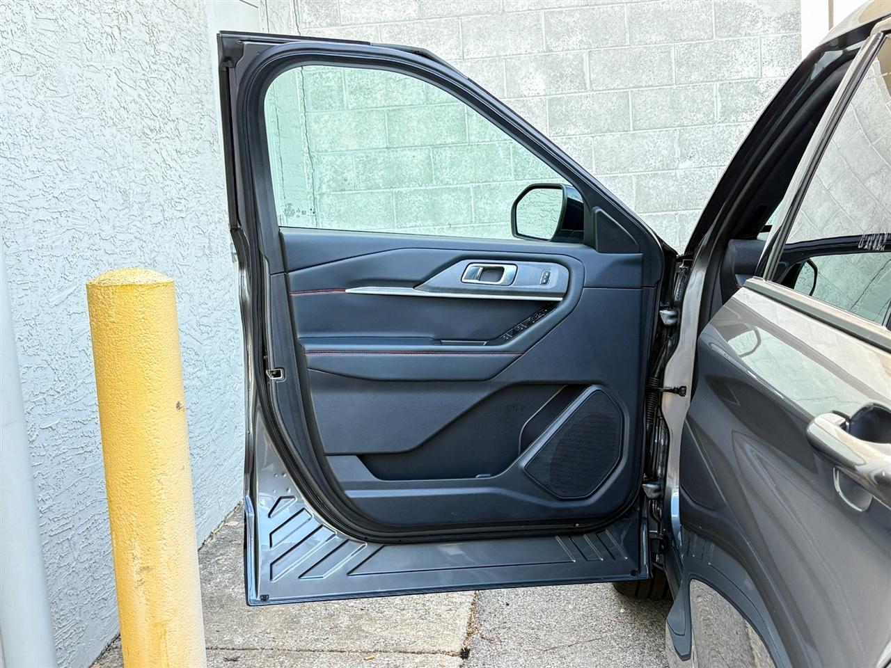 Ford Explorer  2025