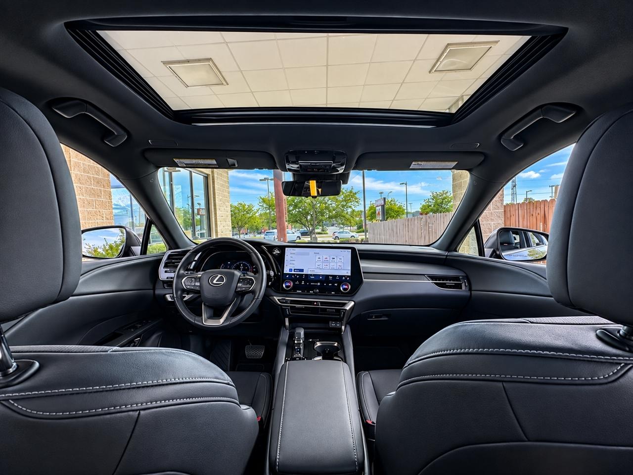 Lexus RX  2023