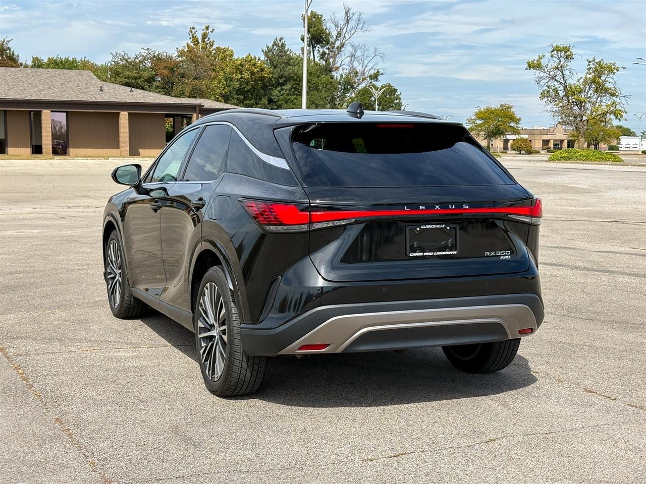 Lexus RX  2023