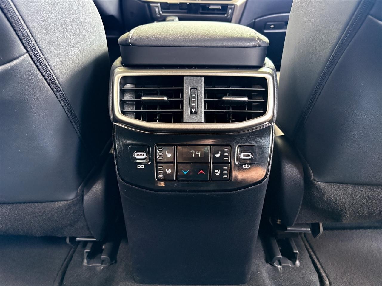 Lexus RX  2023