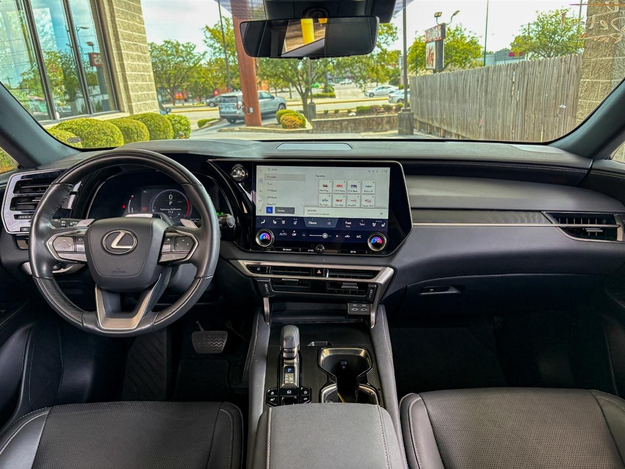Lexus RX  2023