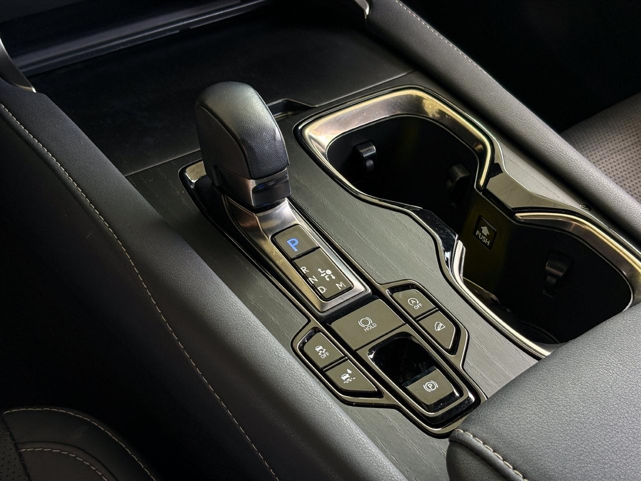 Lexus RX  2023