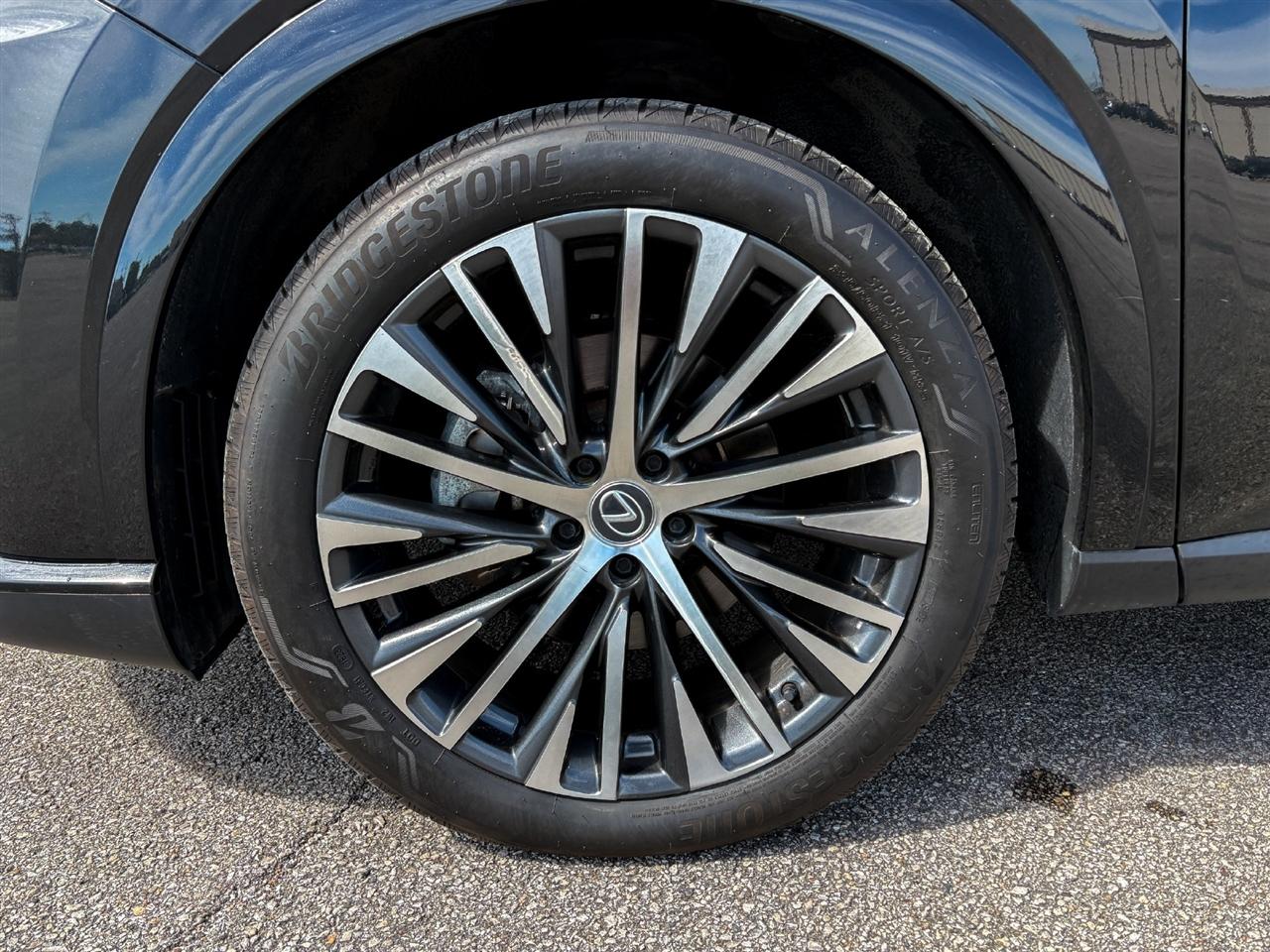 Lexus RX  2023