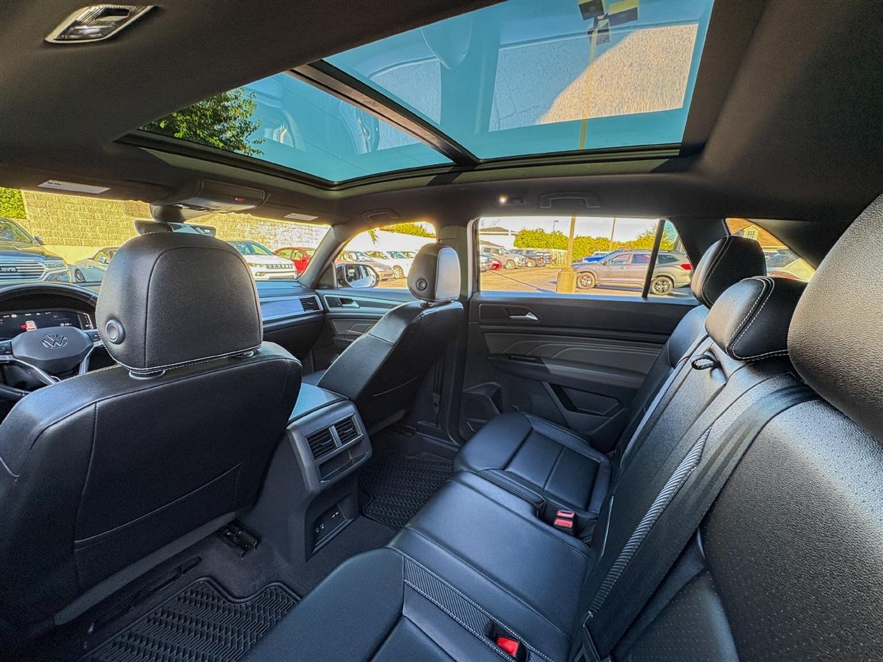 Volkswagen Atlas Cross Sport SEL R-Line Black 4MOTION 2023