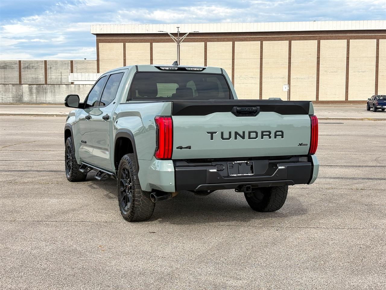 Toyota Tundra  2024
