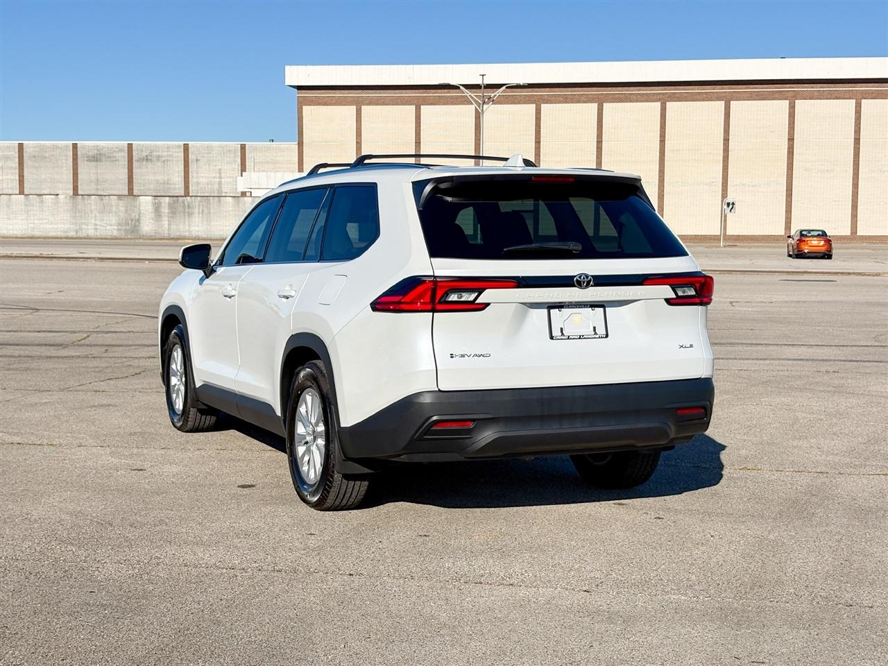 Toyota Grand Highlander photo 6