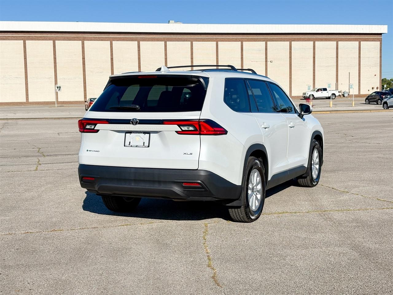 Toyota Grand Highlander photo 9